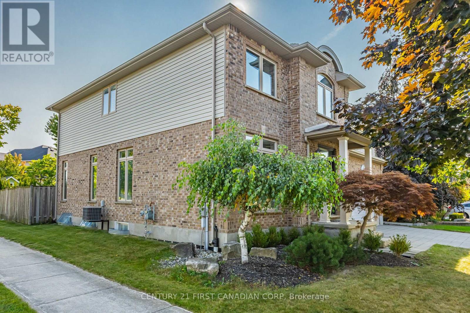 792 Redtail Trail, London North, Ontario  N6H 5X3 - Photo 2 - X12541056