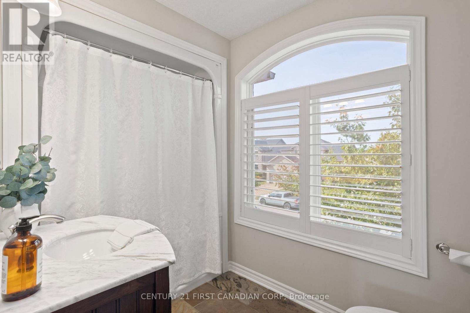 792 Redtail Trail, London North, Ontario  N6H 5X3 - Photo 32 - X12541056