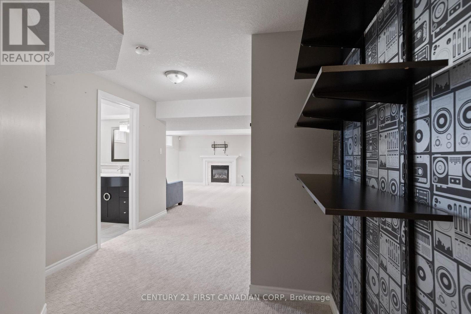 792 Redtail Trail, London North, Ontario  N6H 5X3 - Photo 35 - X12541056