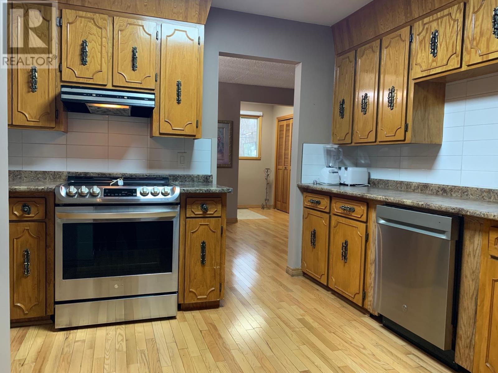 1325 Rosslyn Road, Thunder Bay, Ontario  P7E 6E1 - Photo 6 - TB253388