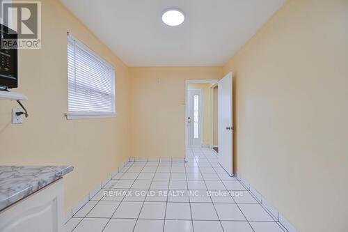 3274 Clara Drive, Mississauga, Ontario  L4T 2C7 - Photo 17 - W12528938