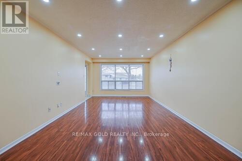 3274 Clara Drive, Mississauga, Ontario  L4T 2C7 - Photo 12 - W12528938