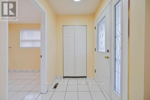 3274 Clara Drive, Mississauga, Ontario  L4T 2C7 - Photo 7 - W12528938