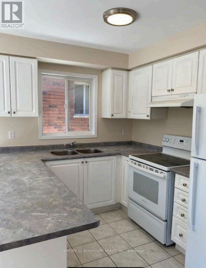 Upper - 23 Sunnybrook Crescent, Brampton, Ontario  L7A 2K2 - Photo 4 - W12539030