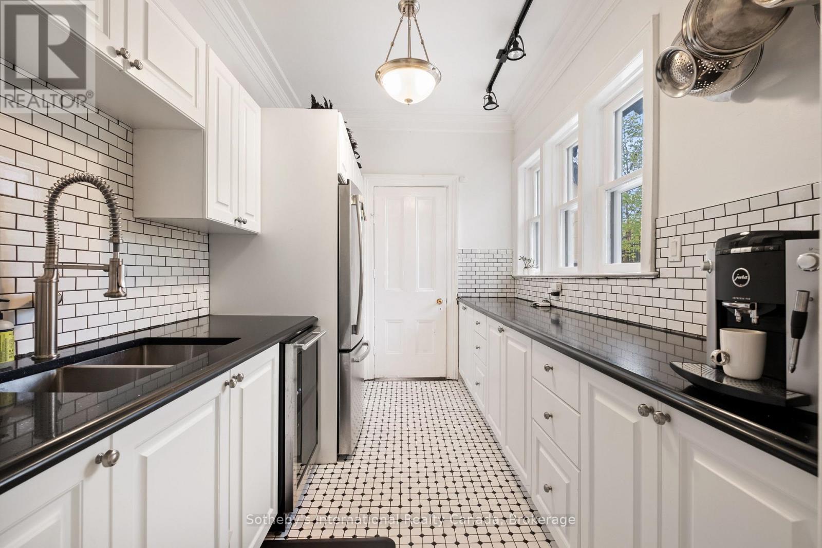 194 Grand River Street N, Brant, Ontario  N3L 2N3 - Photo 18 - X12541082