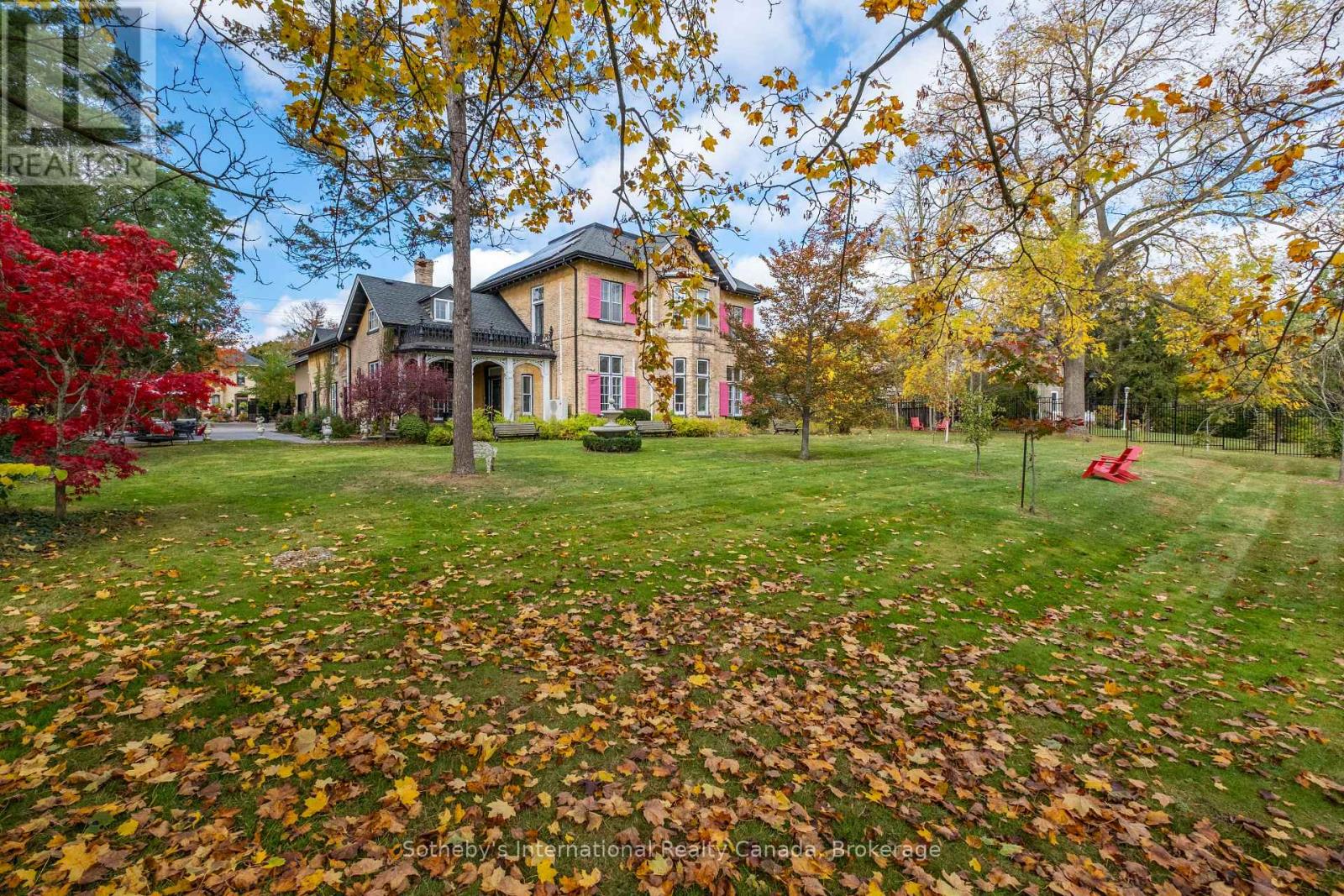 194 Grand River Street N, Brant, Ontario  N3L 2N3 - Photo 2 - X12541082