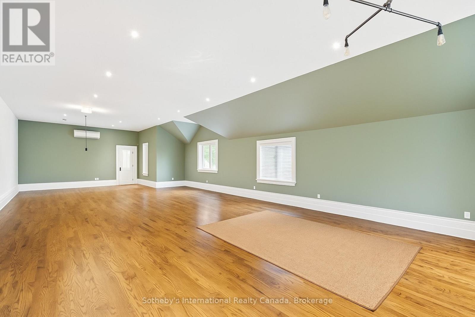 194 Grand River Street N, Brant, Ontario  N3L 2N3 - Photo 34 - X12541082