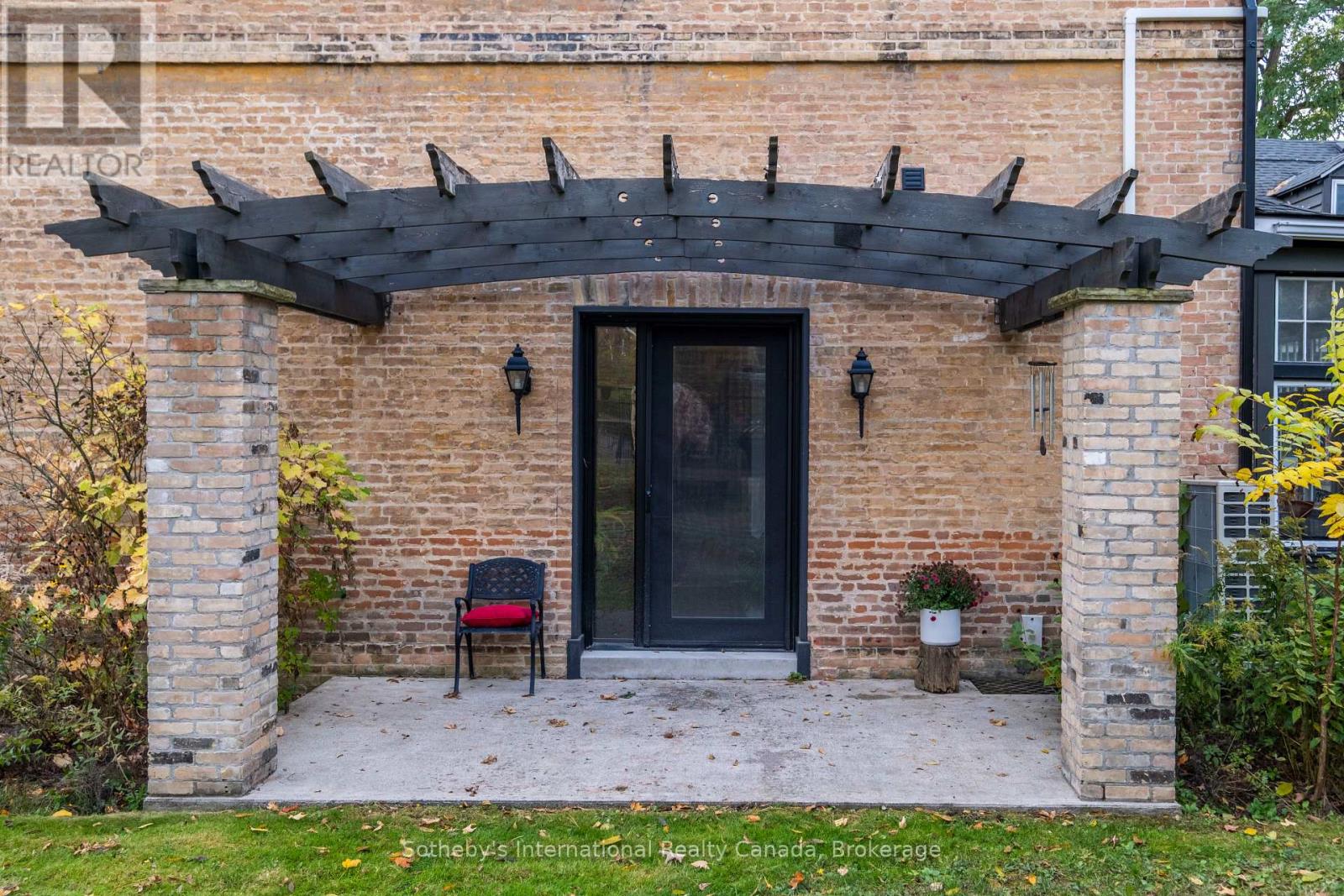 194 Grand River Street N, Brant, Ontario  N3L 2N3 - Photo 36 - X12541082