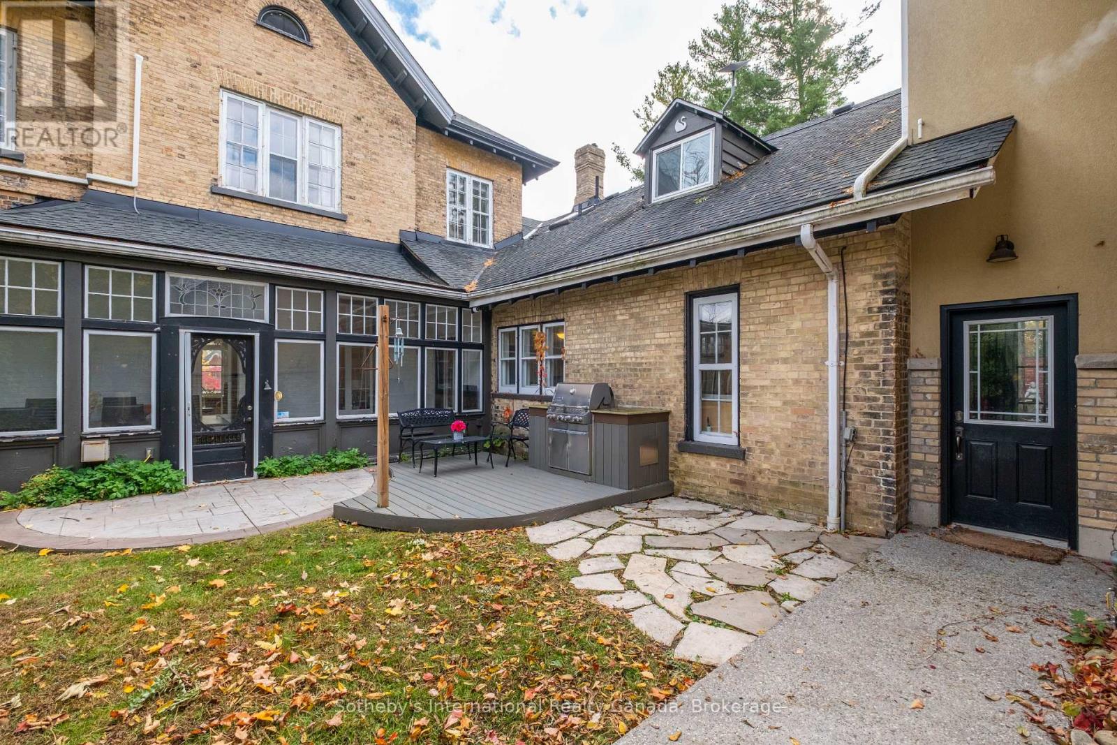 194 Grand River Street N, Brant, Ontario  N3L 2N3 - Photo 37 - X12541082