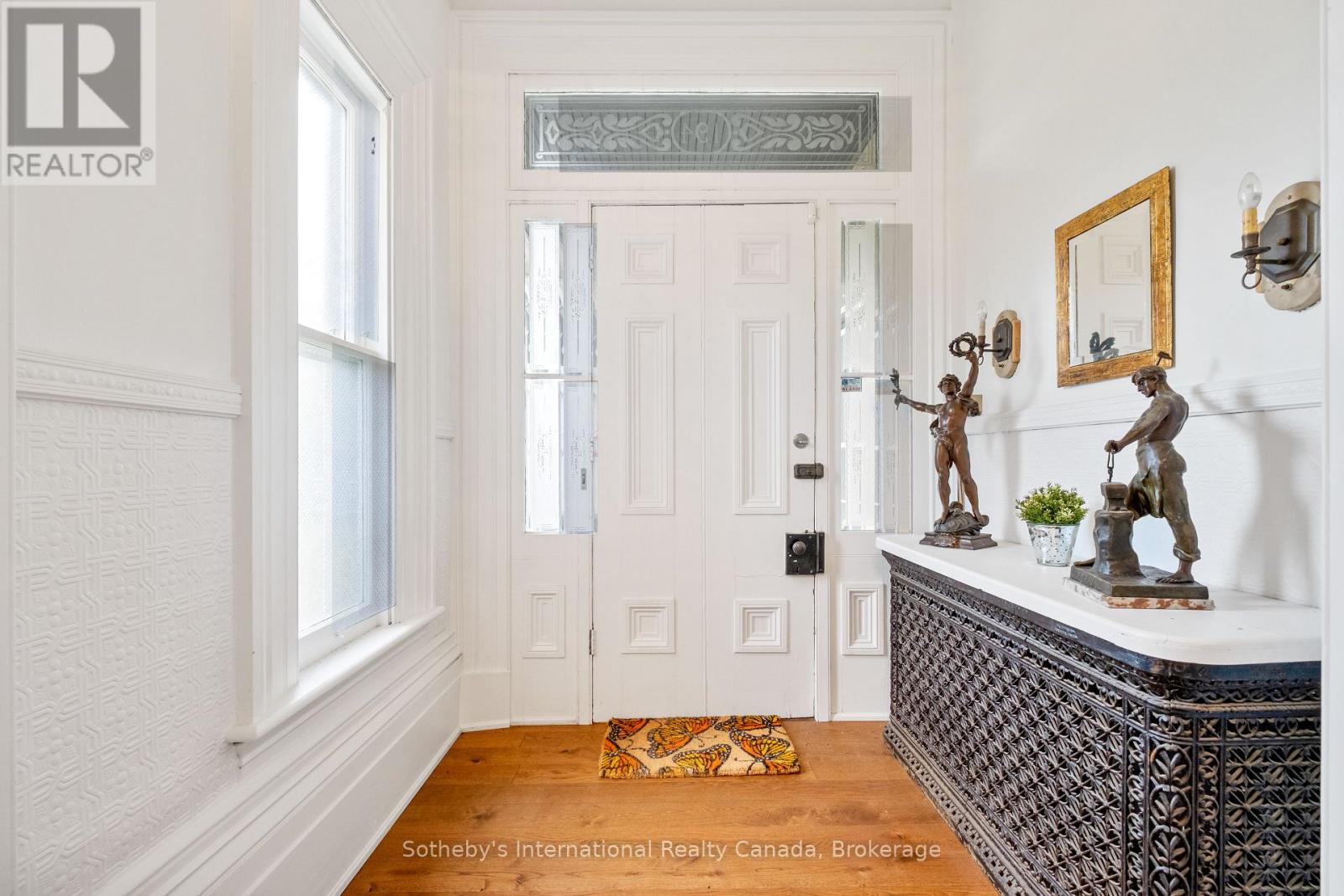 194 Grand River Street N, Brant, Ontario  N3L 2N3 - Photo 6 - X12541082