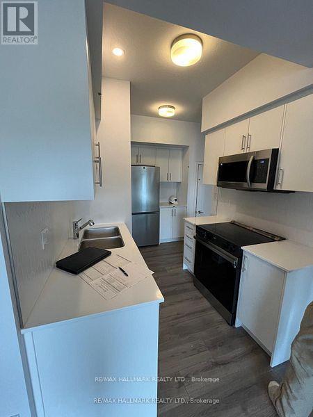 27 - 940 St. David Street N, Centre Wellington, Ontario  N1M 2W3 - Photo 3 - X12540720