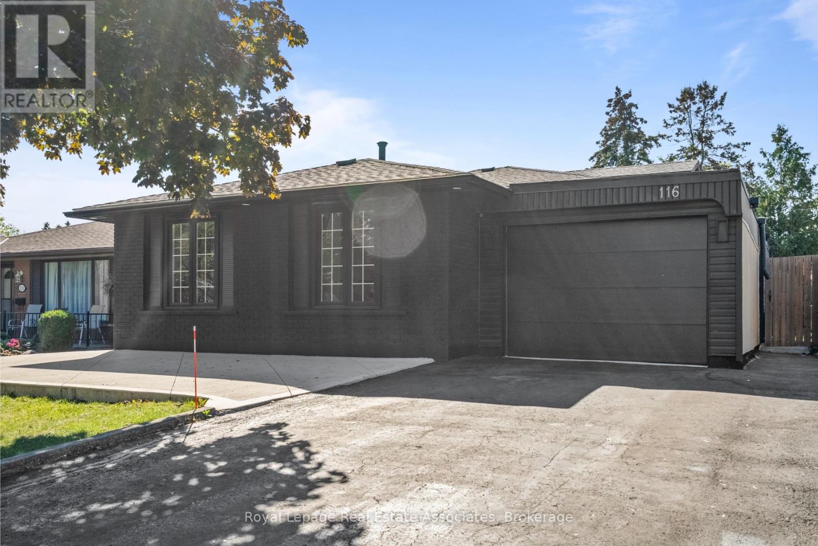 116 BOSTON CRESCENT, Hamilton, Ontario