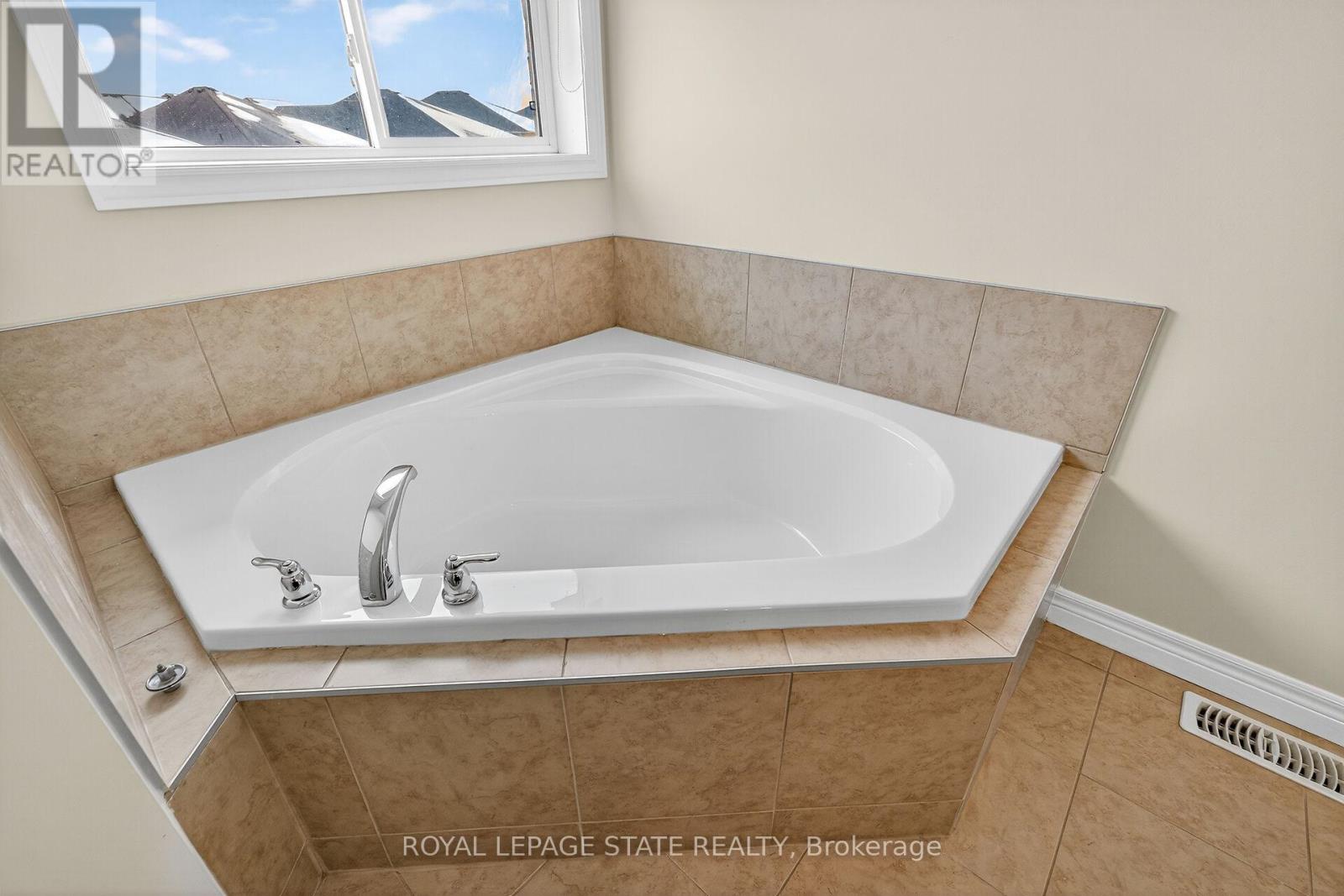 61 Irwin Avenue, Hamilton, Ontario  L9K 0E9 - Photo 36 - X12540840