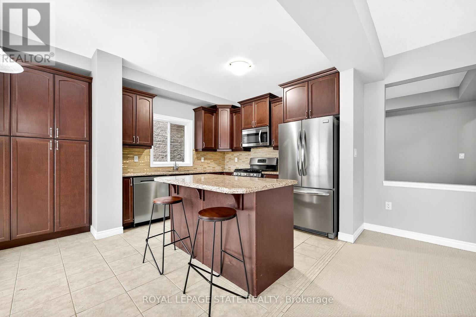 61 Irwin Avenue, Hamilton, Ontario  L9K 0E9 - Photo 5 - X12540840