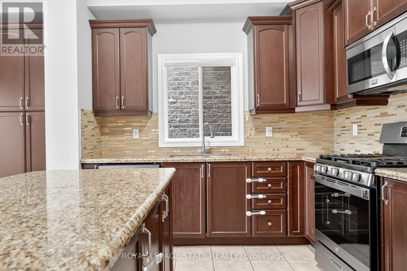 61 Irwin Avenue, Hamilton, Ontario  L9K 0E9 - Photo 8 - X12540840