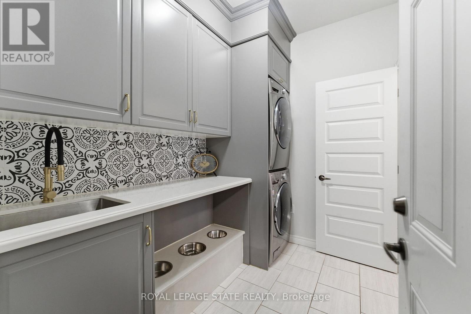 16 Festival Way, Hamilton, Ontario  L0R 1C0 - Photo 24 - X12540848