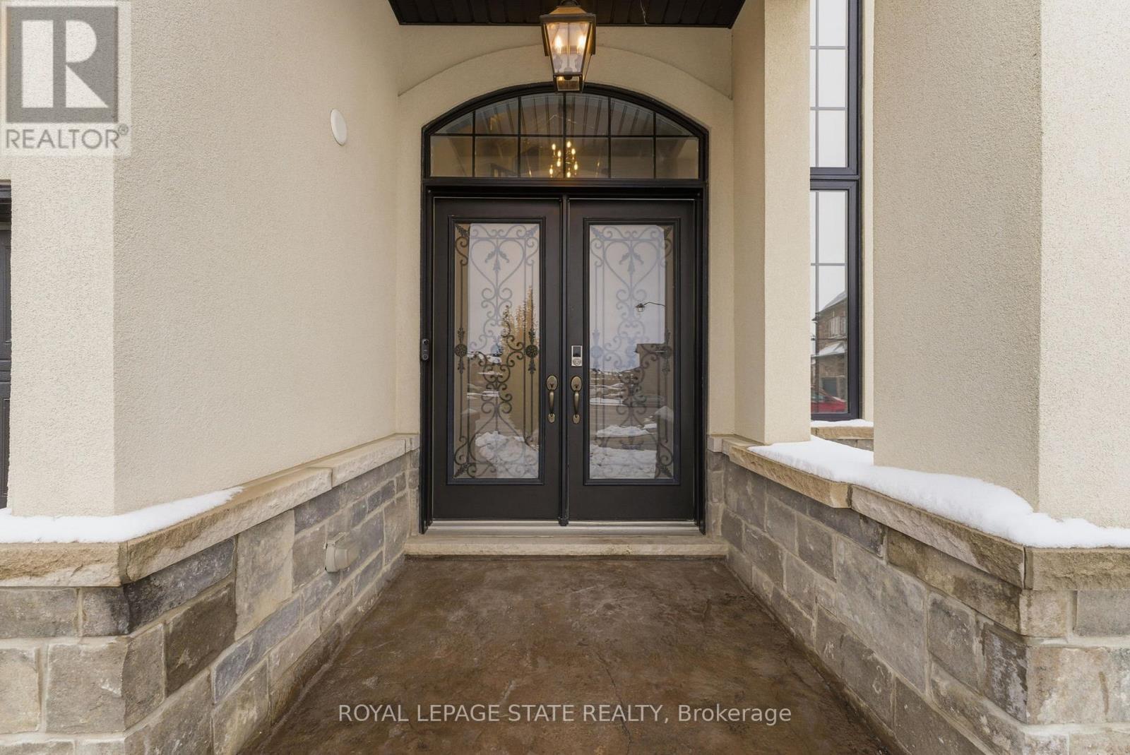 16 Festival Way, Hamilton, Ontario  L0R 1C0 - Photo 3 - X12540848