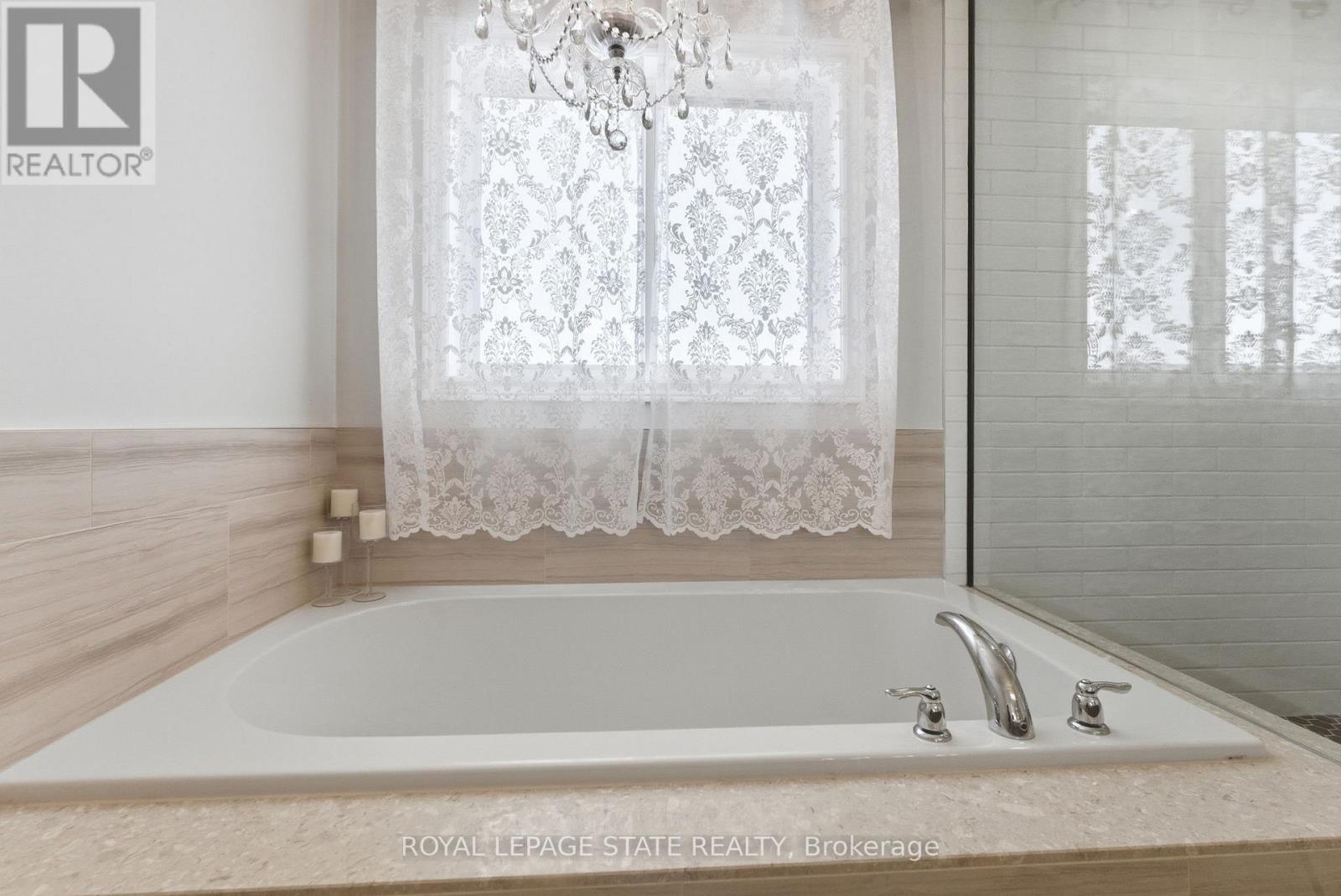 16 Festival Way, Hamilton, Ontario  L0R 1C0 - Photo 32 - X12540848