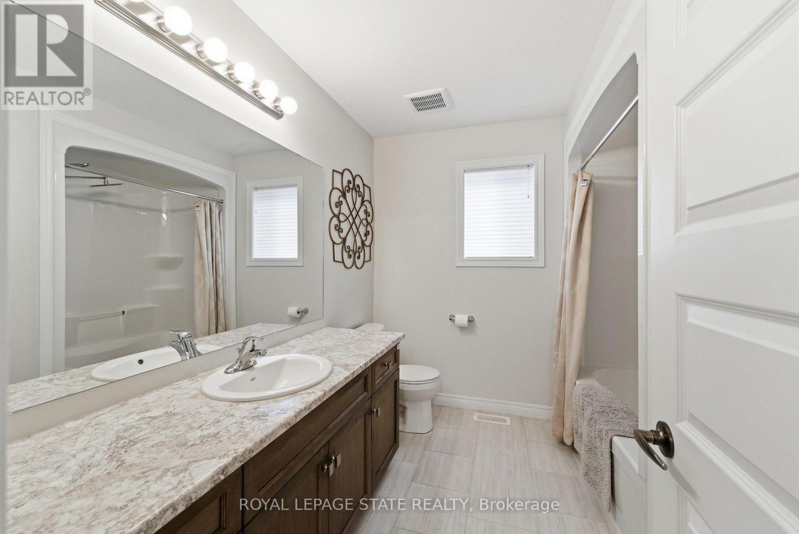 16 Festival Way, Hamilton, Ontario  L0R 1C0 - Photo 37 - X12540848