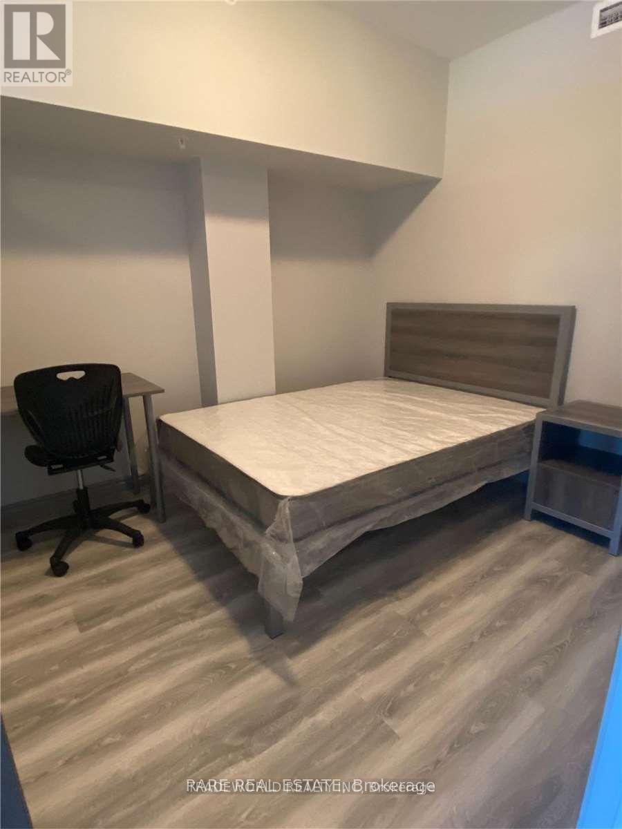 B411 - 275 Larch Street, Waterloo, Ontario  N2L 3R2 - Photo 11 - X12540868