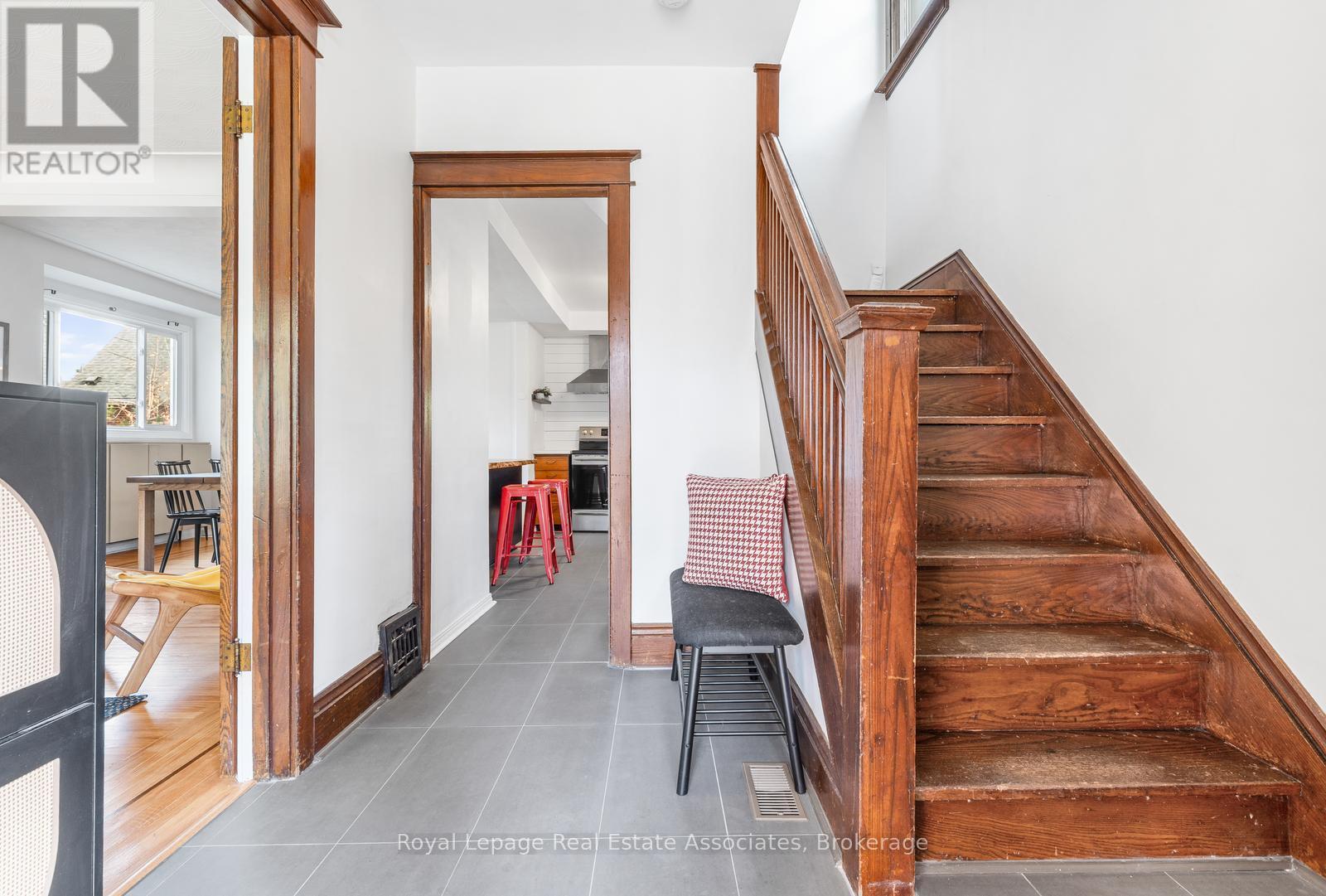 263 Houghton Avenue S, Hamilton, Ontario  L8K 2N4 - Photo 4 - X12491038