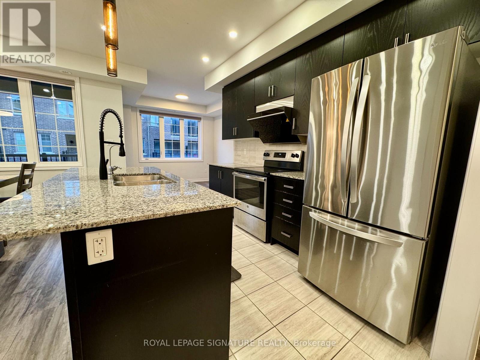 139 Frederick Wilson Avenue, Markham, Ontario  L6B 1P6 - Photo 4 - N12540334