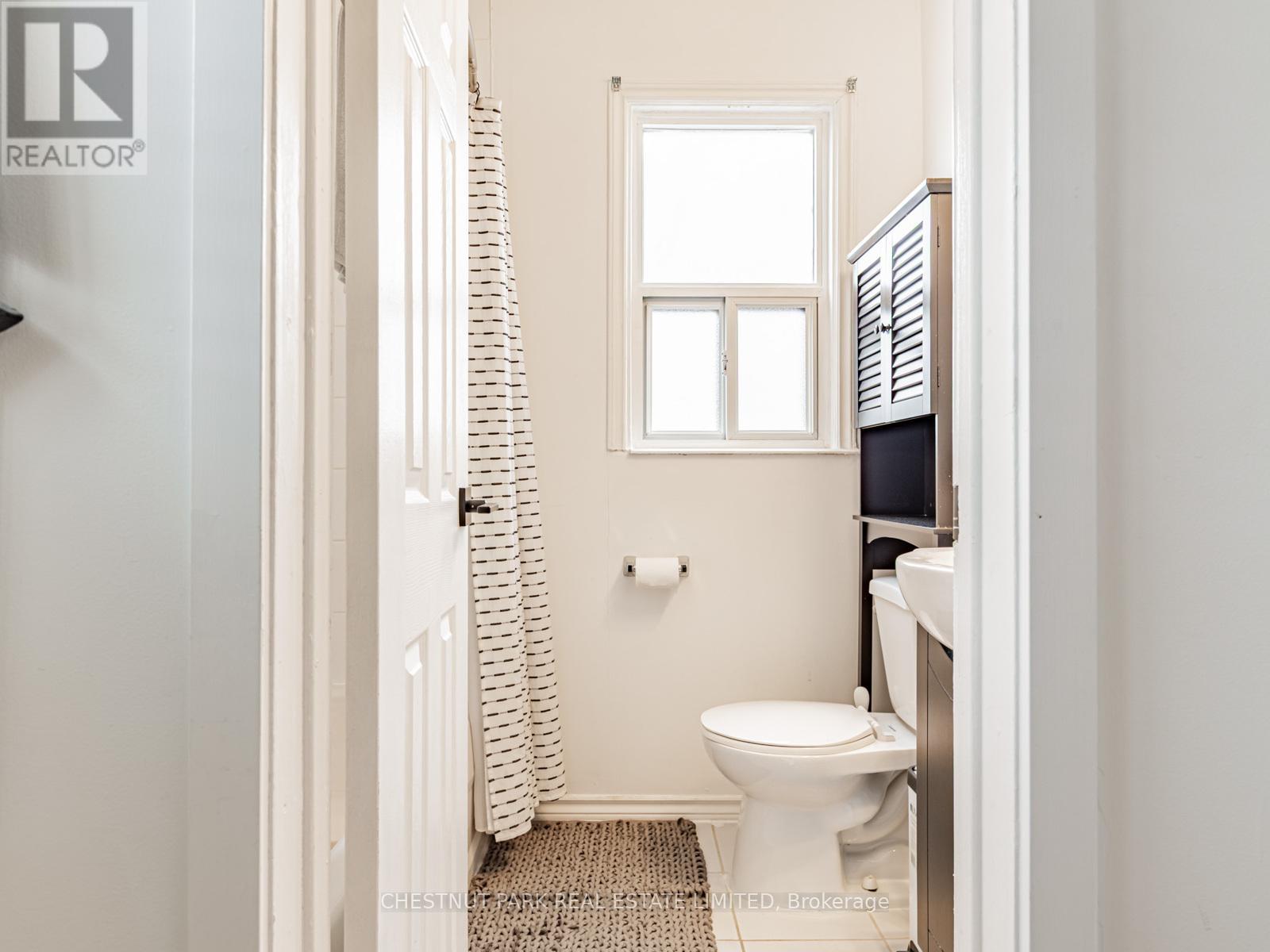 183 Locksley Avenue, Toronto, Ontario  M6B 3N8 - Photo 21 - W12533102