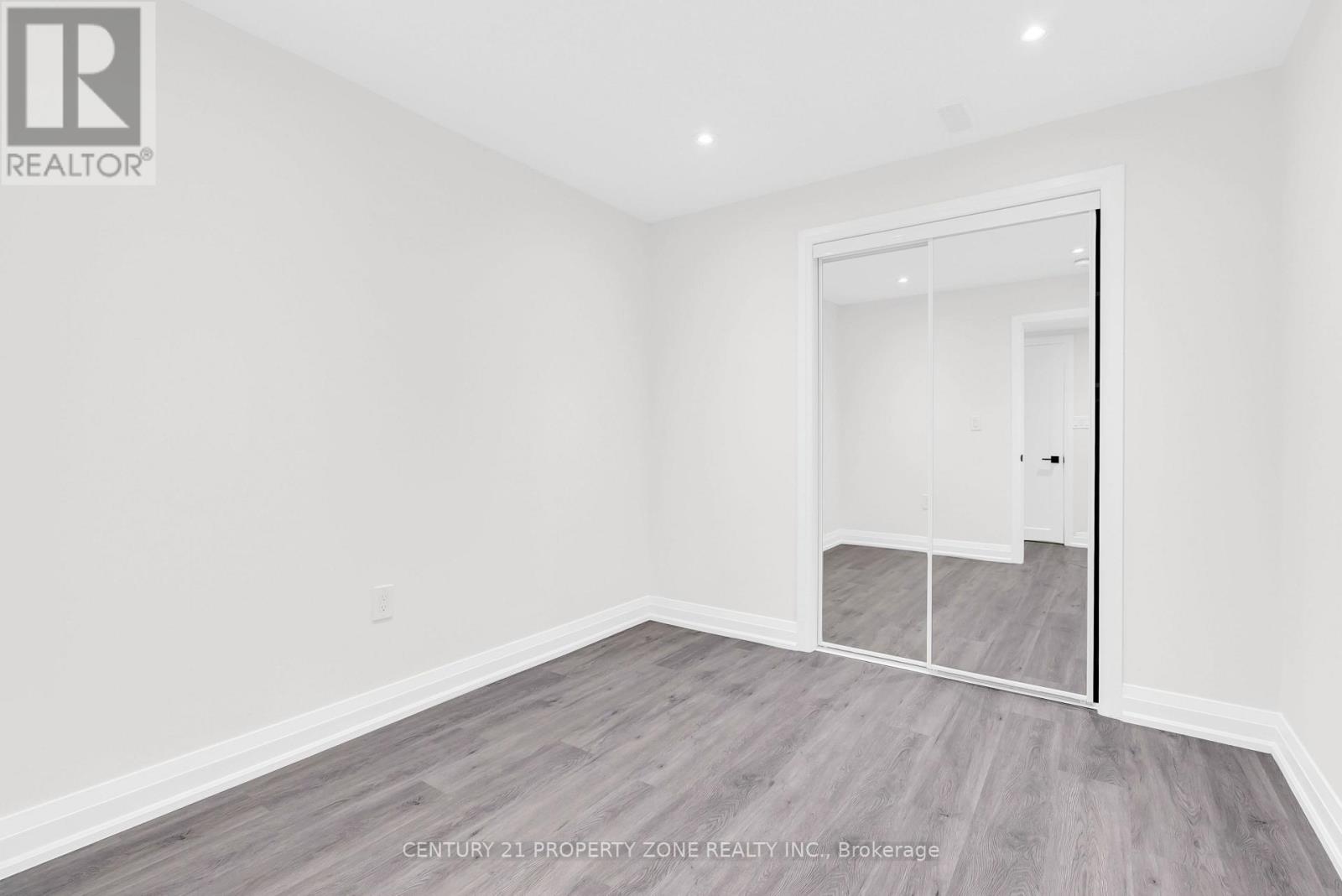 8885 Heritage Road, Brampton, Ontario  L6Y 6K4 - Photo 12 - W12539532