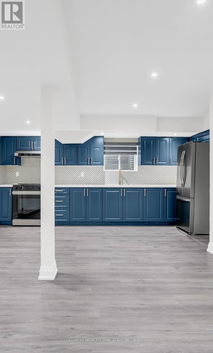 8885 Heritage Road, Brampton, Ontario  L6Y 6K4 - Photo 5 - W12539532