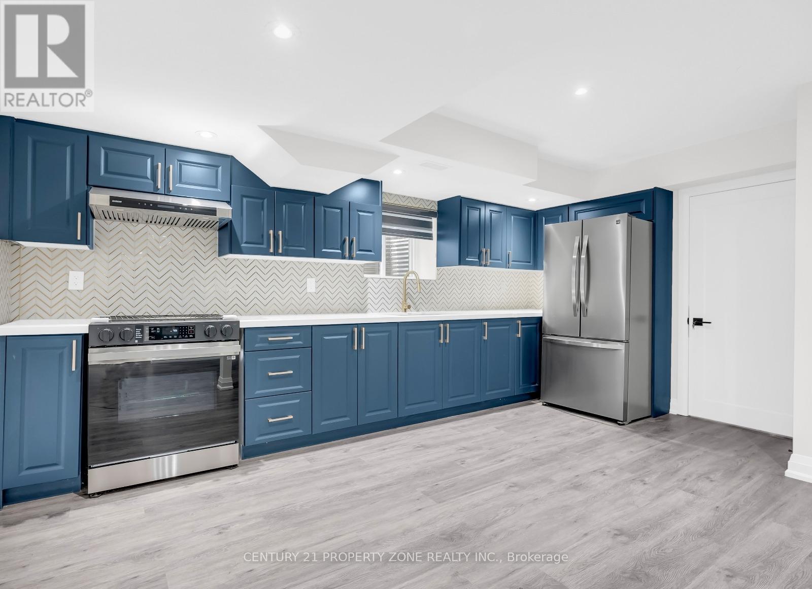 8885 Heritage Road, Brampton, Ontario  L6Y 6K4 - Photo 7 - W12539532