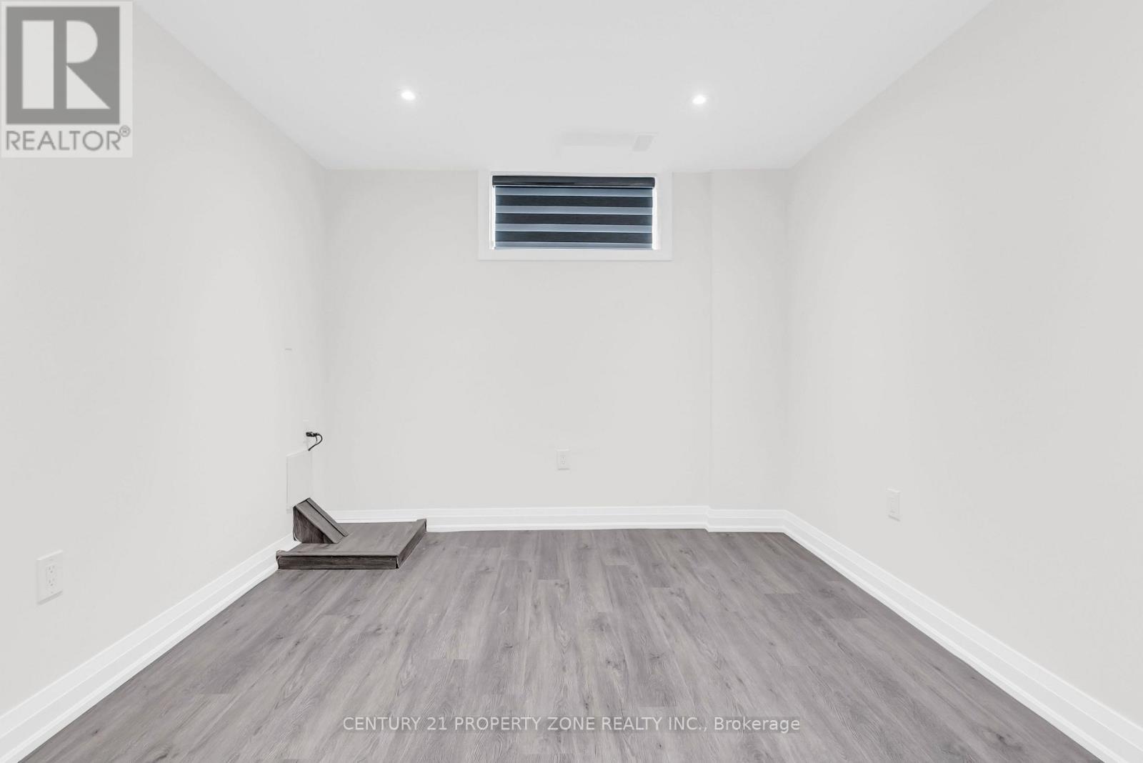 8885 Heritage Road, Brampton, Ontario  L6Y 6K4 - Photo 9 - W12539532