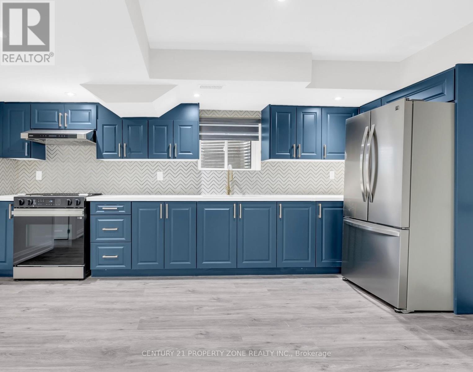 8885 Heritage Road, Brampton, Ontario  L6Y 6K4 - Photo 8 - W12539532