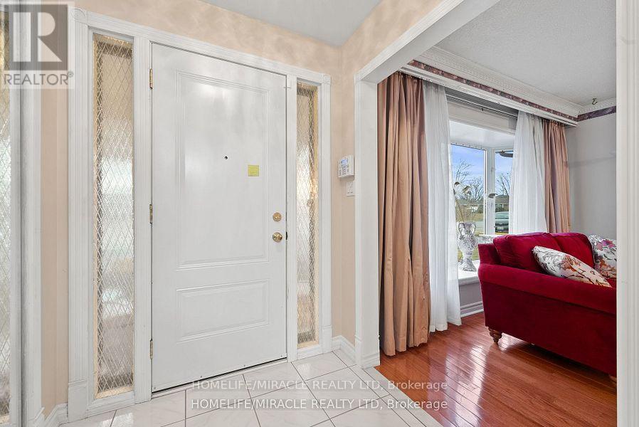 85 Autumn Boulevard, Brampton, Ontario  L6T 2W1 - Photo 4 - W12540314