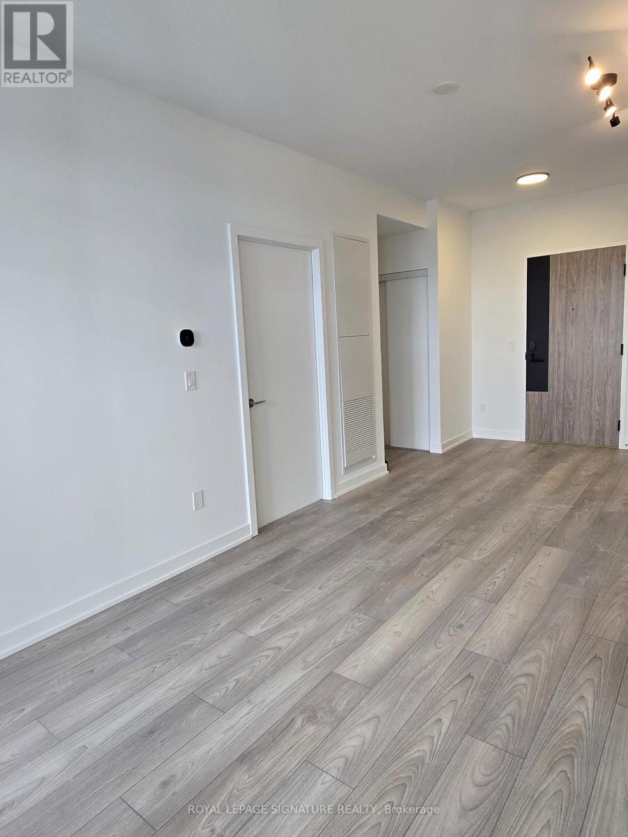 722 - 1007 The Queensway, Toronto, Ontario  M8Z 6C7 - Photo 4 - W12540570