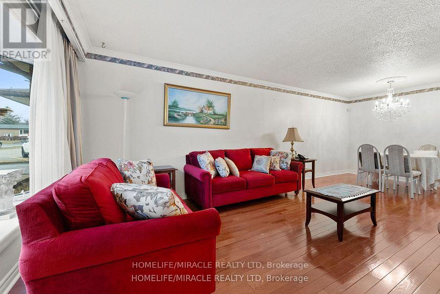 85 Autumn Boulevard, Brampton, Ontario  L6T 2W1 - Photo 5 - W12540314