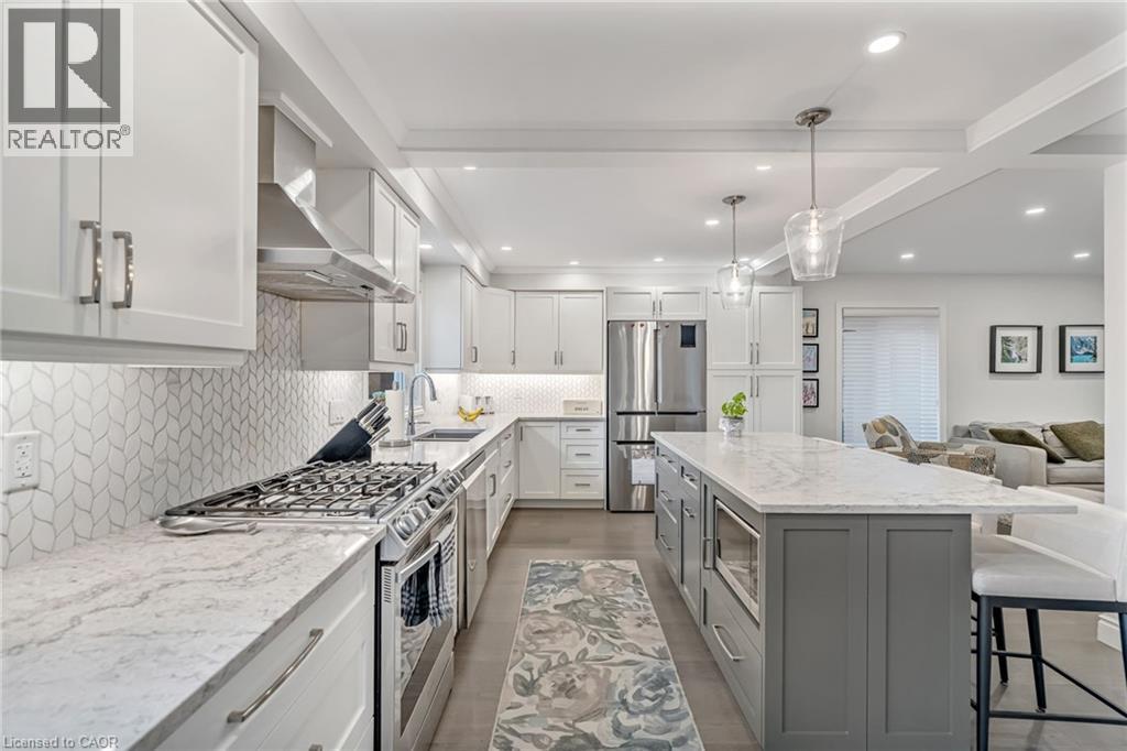 8 Keewaydin Street, Waterdown, Ontario L8B 0K1 - Photo 13 - 40787419