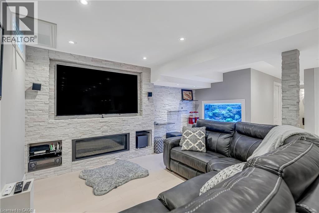 8 Keewaydin Street, Waterdown, Ontario L8B 0K1 - Photo 32 - 40787419