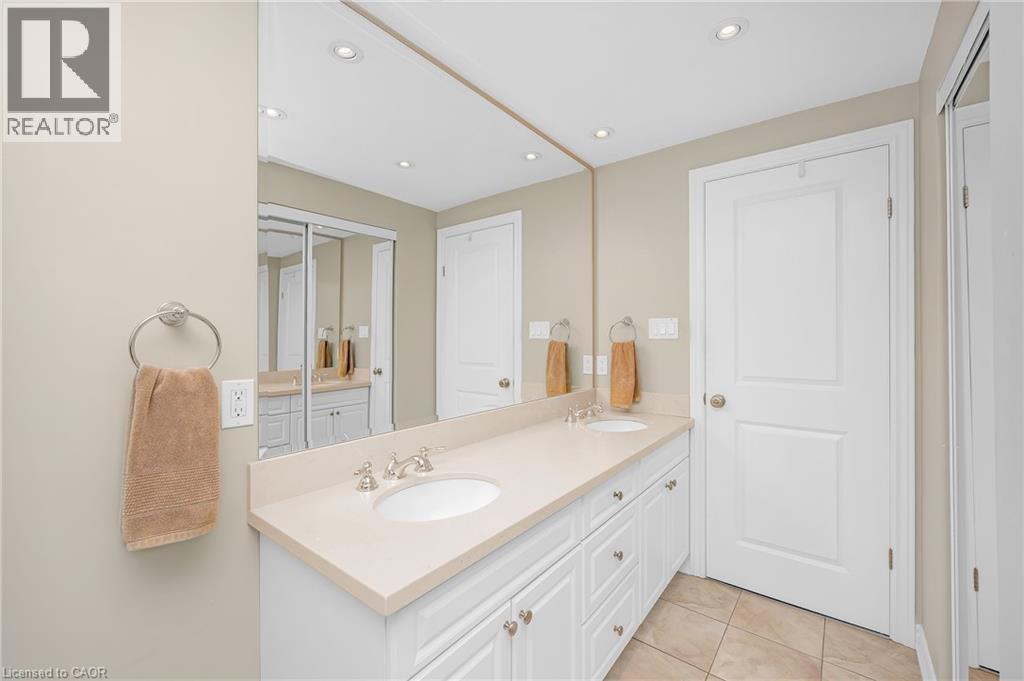 2209 Leominster Drive, Burlington, Ontario  L7P 3W8 - Photo 23 - 40786840