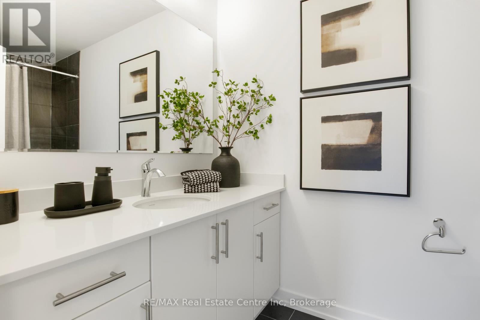 8 - 940 St.david Street N, Centre Wellington, Ontario N1M 2W3 - Photo 13 - X12541114