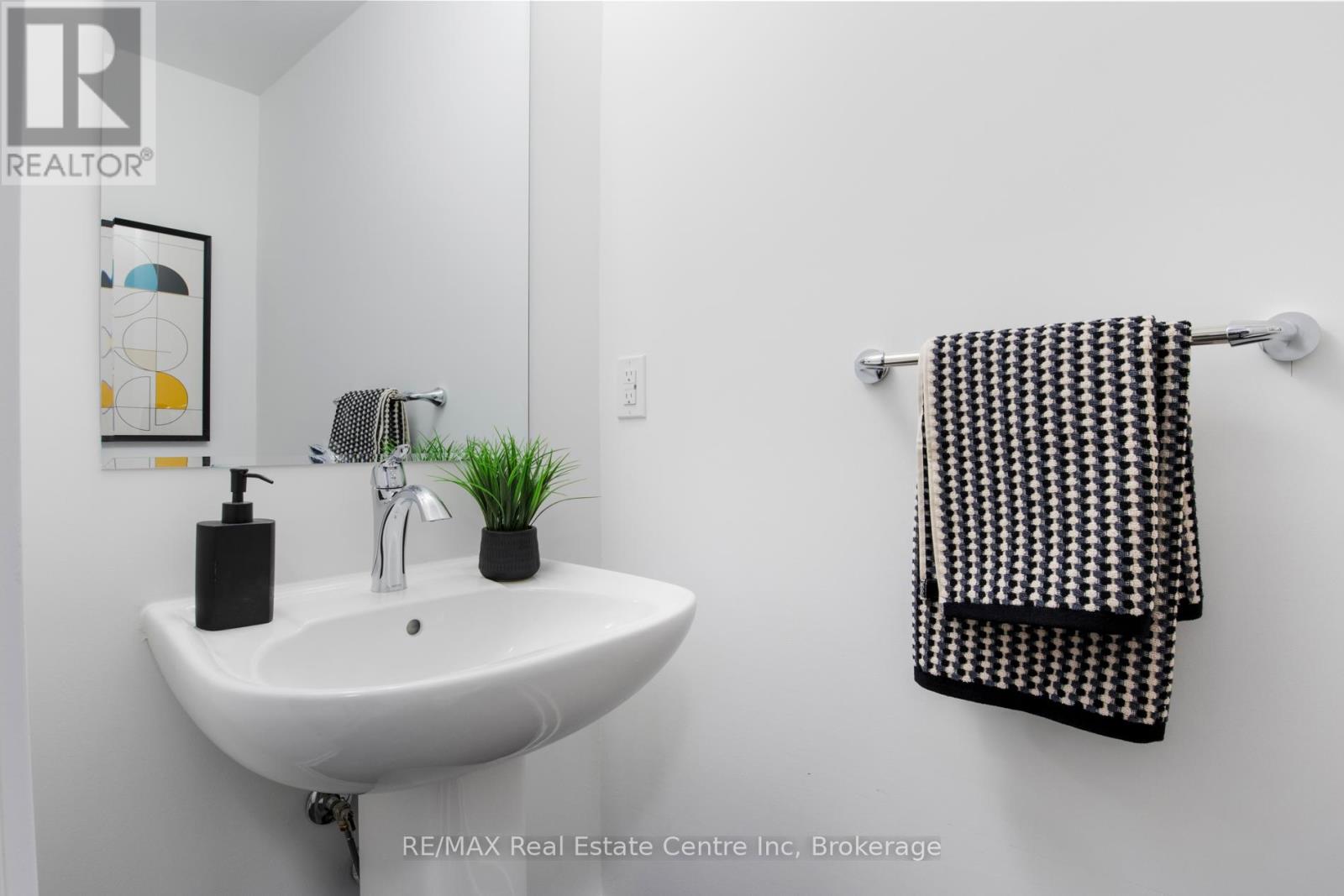 8 - 940 St.david Street N, Centre Wellington, Ontario N1M 2W3 - Photo 14 - X12541114