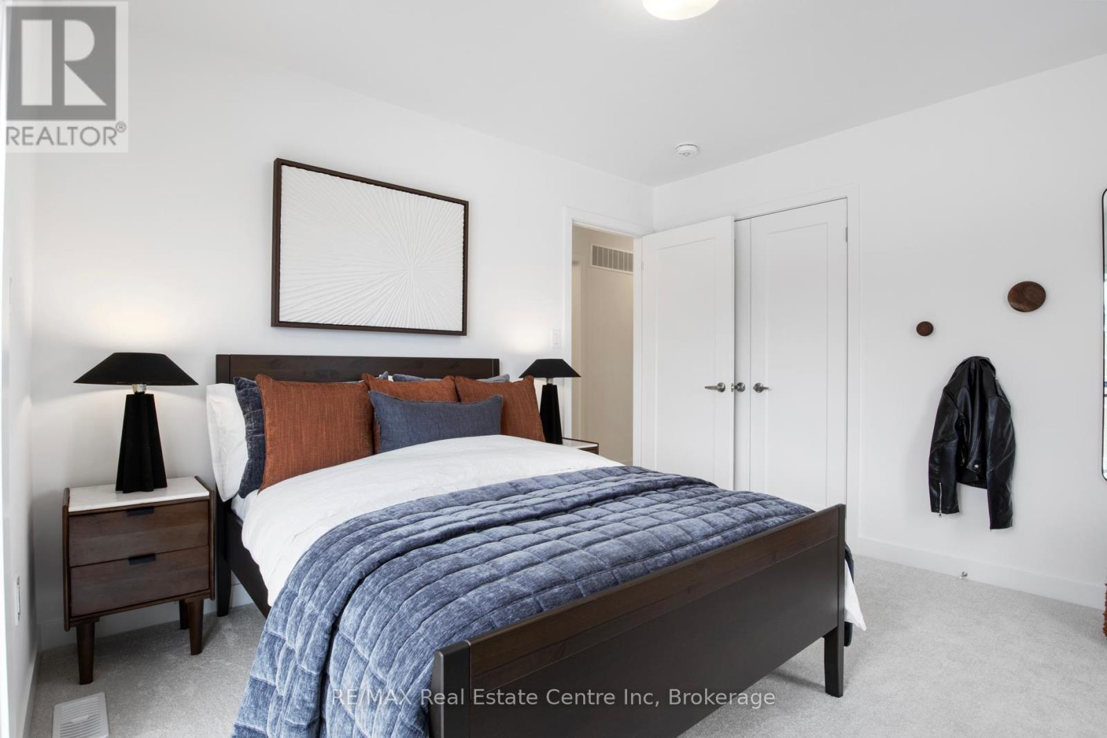 8 - 940 St.david Street N, Centre Wellington, Ontario N1M 2W3 - Photo 9 - X12541114