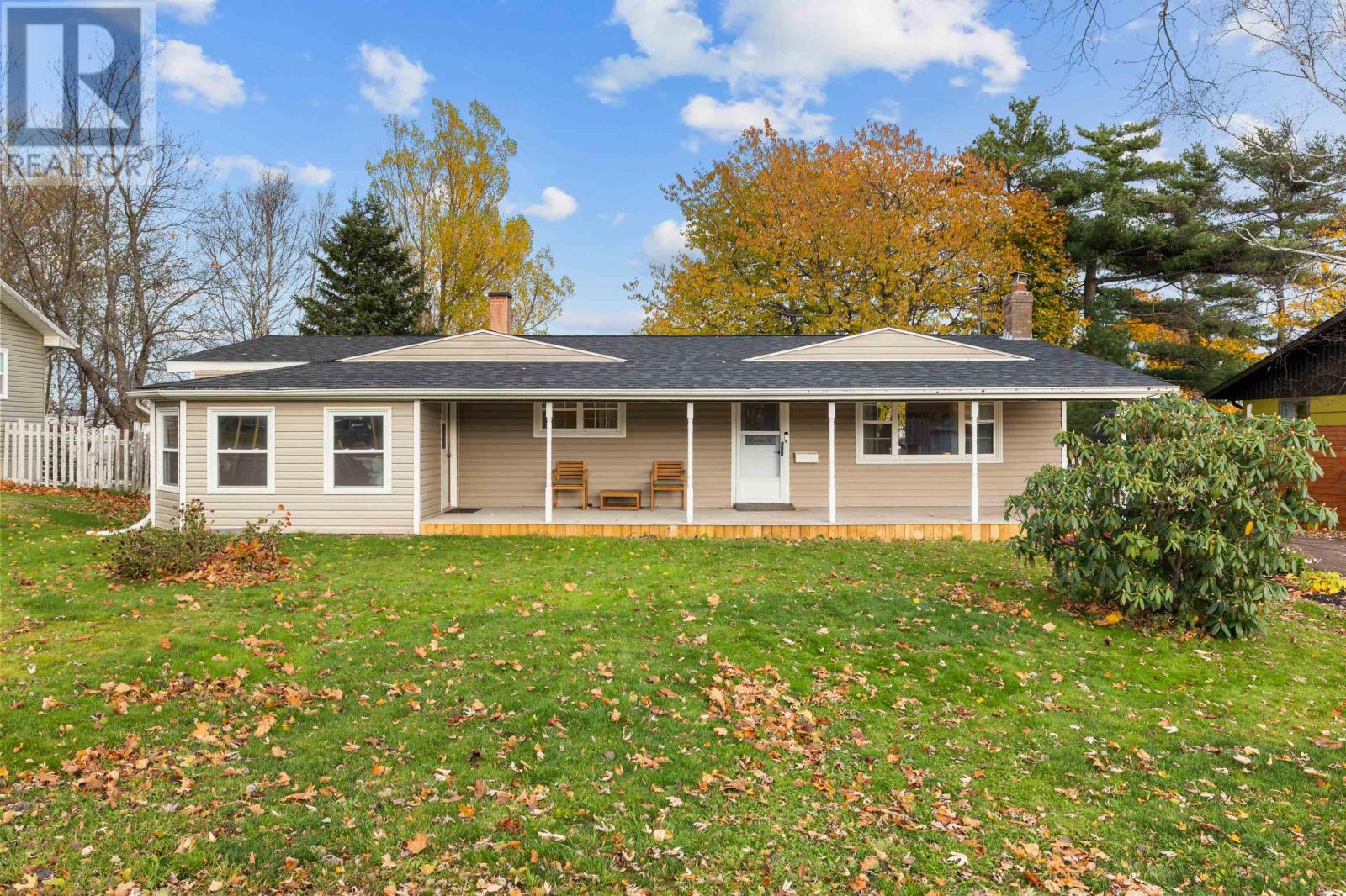 82 Newland Crescent, Charlottetown, Prince Edward Island C1A 4H7 - Photo 1 - 202527840