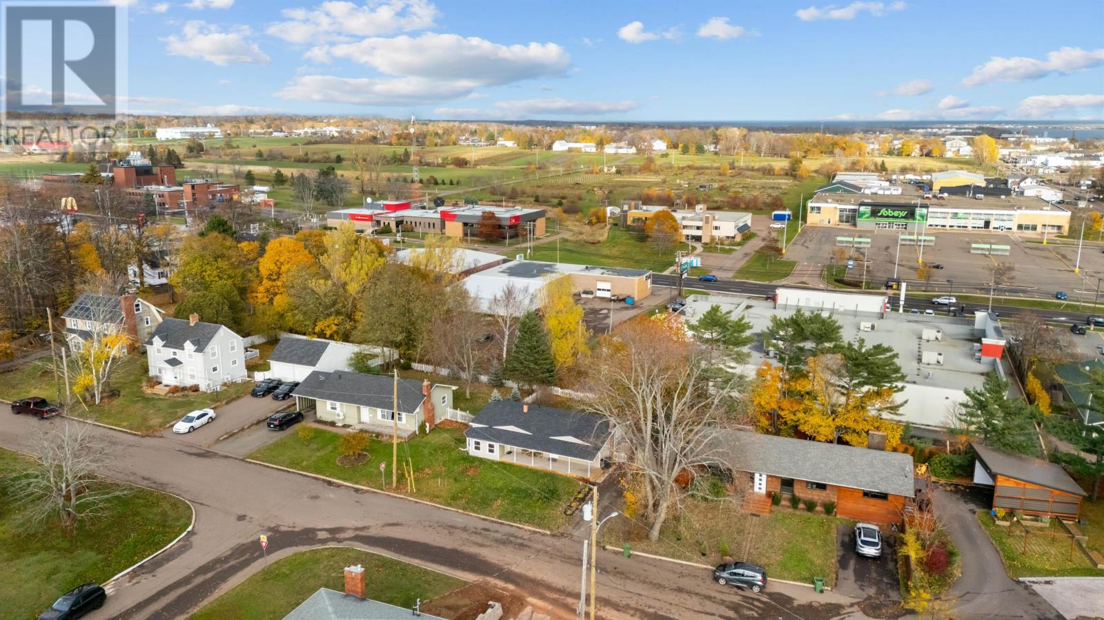 82 Newland Crescent, Charlottetown, Prince Edward Island C1A 4H7 - Photo 3 - 202527840