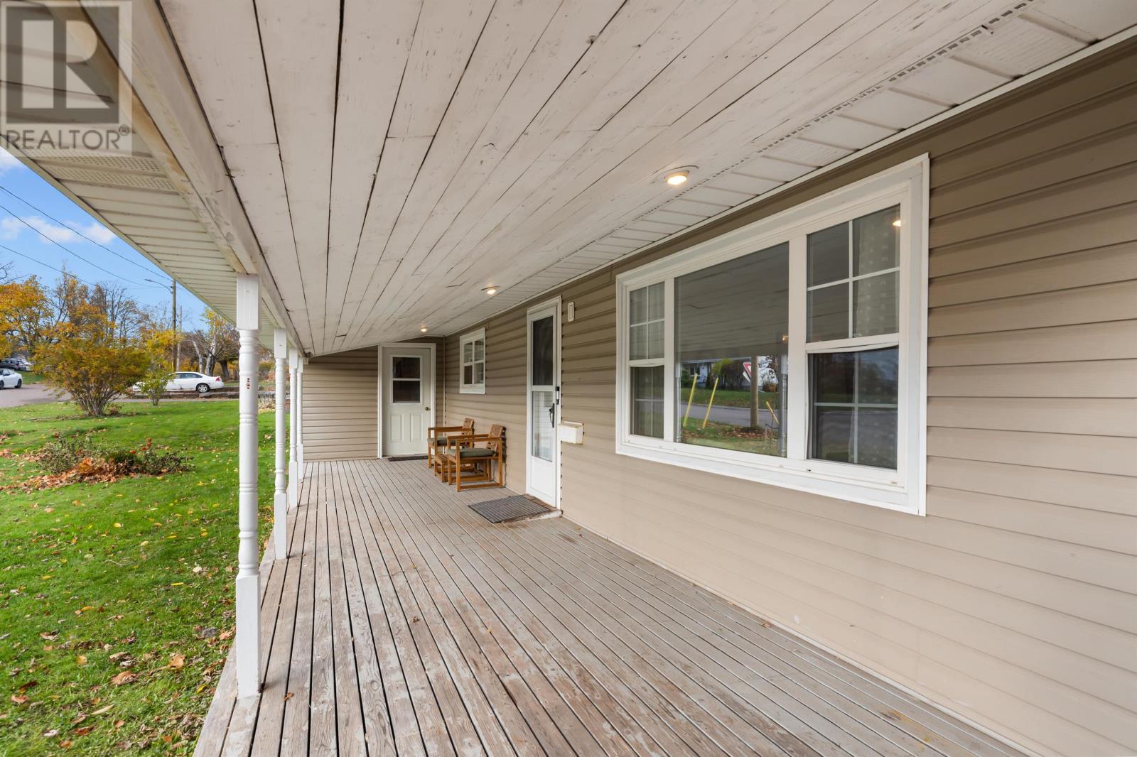 82 Newland Crescent, Charlottetown, Prince Edward Island C1A 4H7 - Photo 5 - 202527840