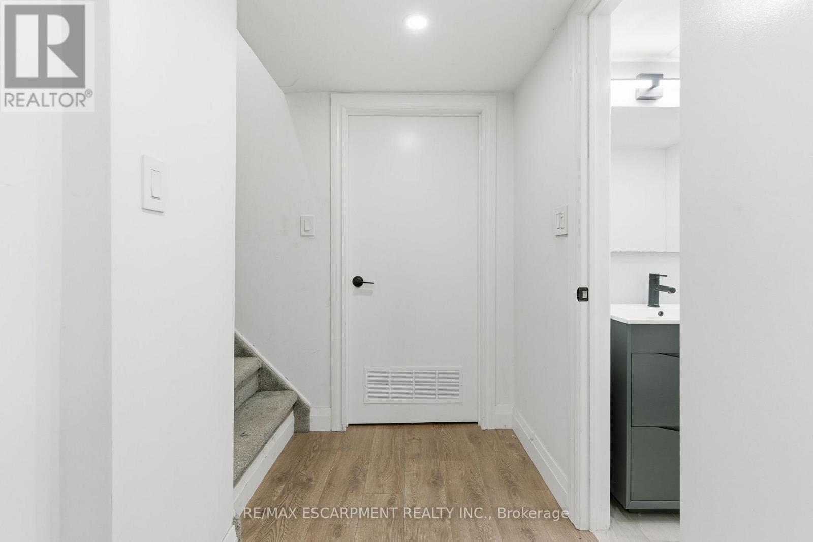 797 Highway 6, Haldimand, Ontario  N3W 1M5 - Photo 25 - X12533090