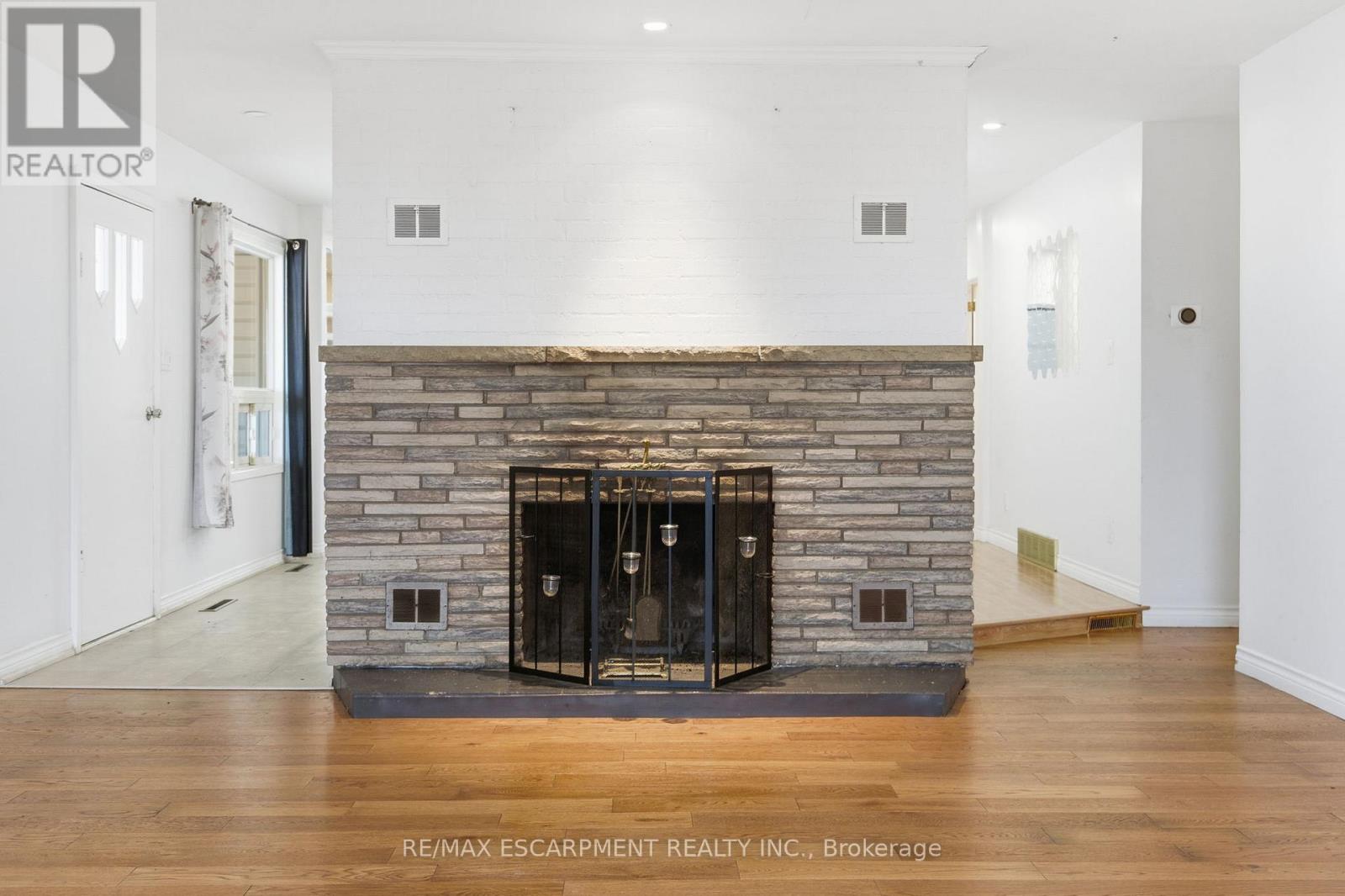 797 Highway 6, Haldimand, Ontario  N3W 1M5 - Photo 10 - X12533090