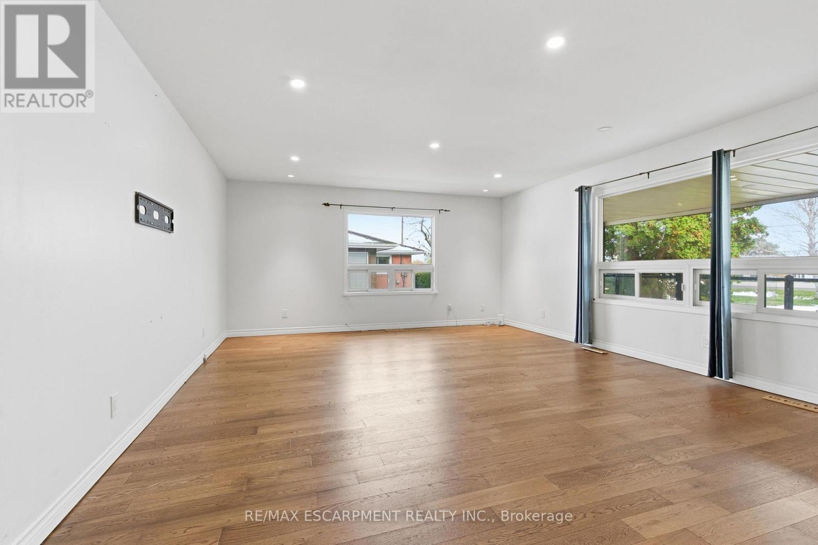 797 Highway 6, Haldimand, Ontario  N3W 1M5 - Photo 8 - X12533090