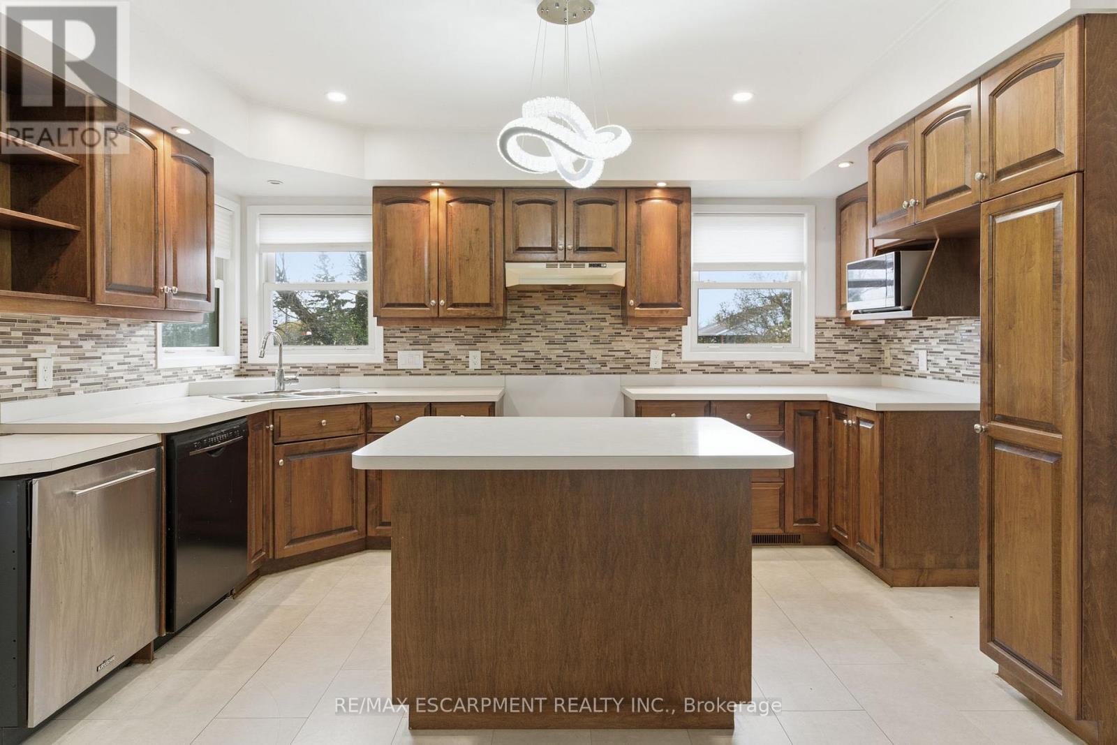 797 Highway 6, Haldimand, Ontario  N3W 1M5 - Photo 11 - X12533090