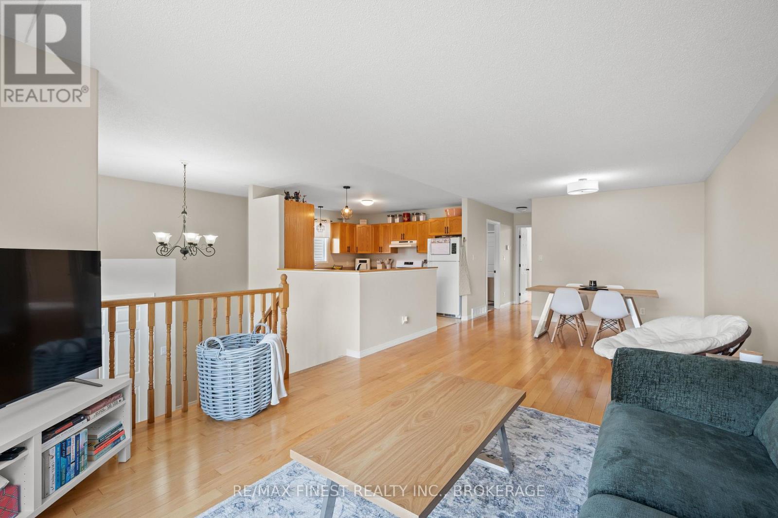 1032 Redwood Crescent, Kingston, Ontario  K7P 3G7 - Photo 5 - X12541432