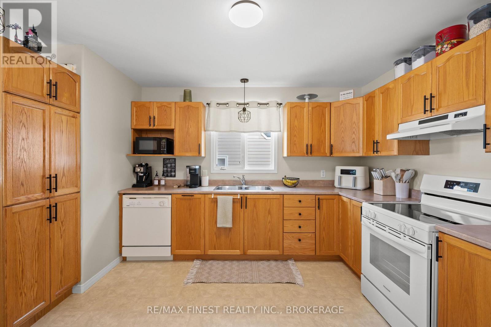 1032 Redwood Crescent, Kingston, Ontario  K7P 3G7 - Photo 9 - X12541432